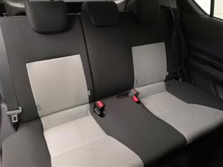 2013 Toyota Aqua - Thumbnail