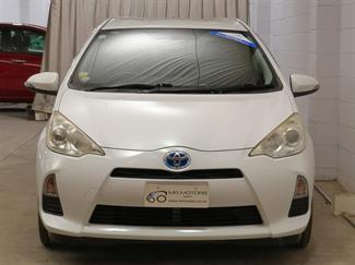 2013 Toyota Aqua - Thumbnail