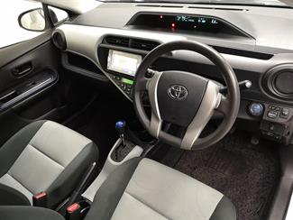 2013 Toyota Aqua - Thumbnail