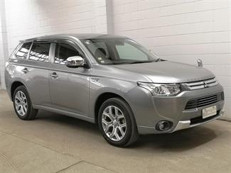 2015 Mitsubishi Outlander - Thumbnail
