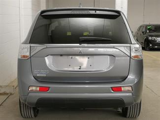 2015 Mitsubishi Outlander - Thumbnail