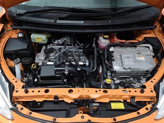 2015 Toyota Aqua - Thumbnail