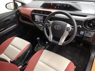 2015 Toyota Aqua - Thumbnail