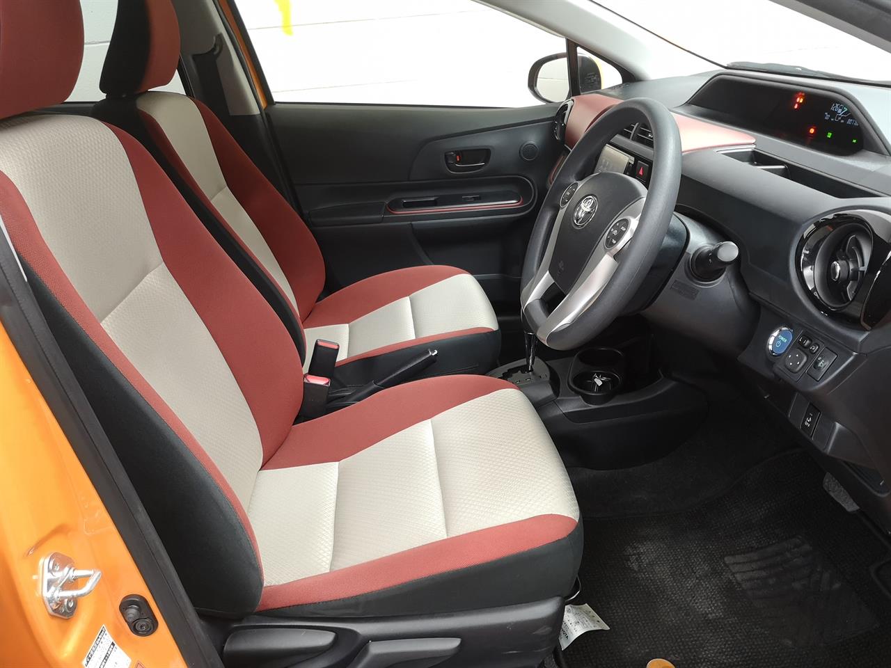 2015 Toyota Aqua