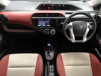 2015 Toyota Aqua - Thumbnail