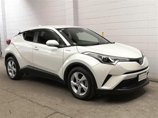 2017 Toyota C-HR - Thumbnail
