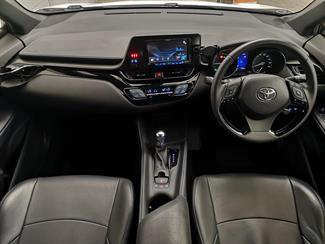 2017 Toyota C-HR - Thumbnail