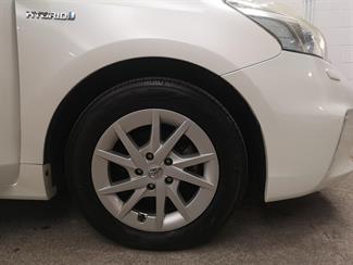2012 Toyota Prius - Thumbnail
