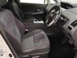 2012 Toyota Prius - Thumbnail