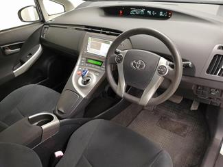 2012 Toyota Prius - Thumbnail