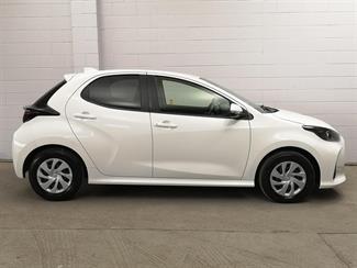 2022 Toyota Yaris - Thumbnail