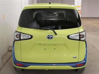 2017 Toyota Sienta - Thumbnail