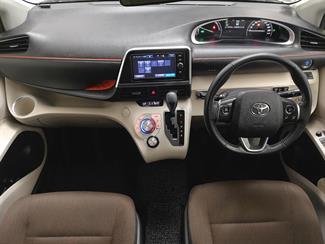 2017 Toyota Sienta - Thumbnail