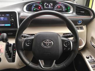 2017 Toyota Sienta - Thumbnail