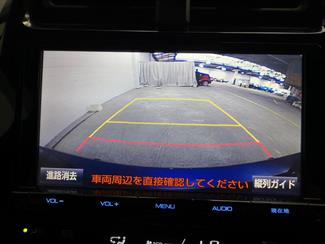 2016 Toyota Prius - Thumbnail