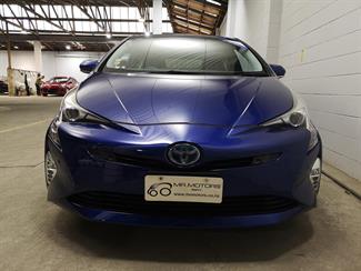 2016 Toyota Prius - Thumbnail