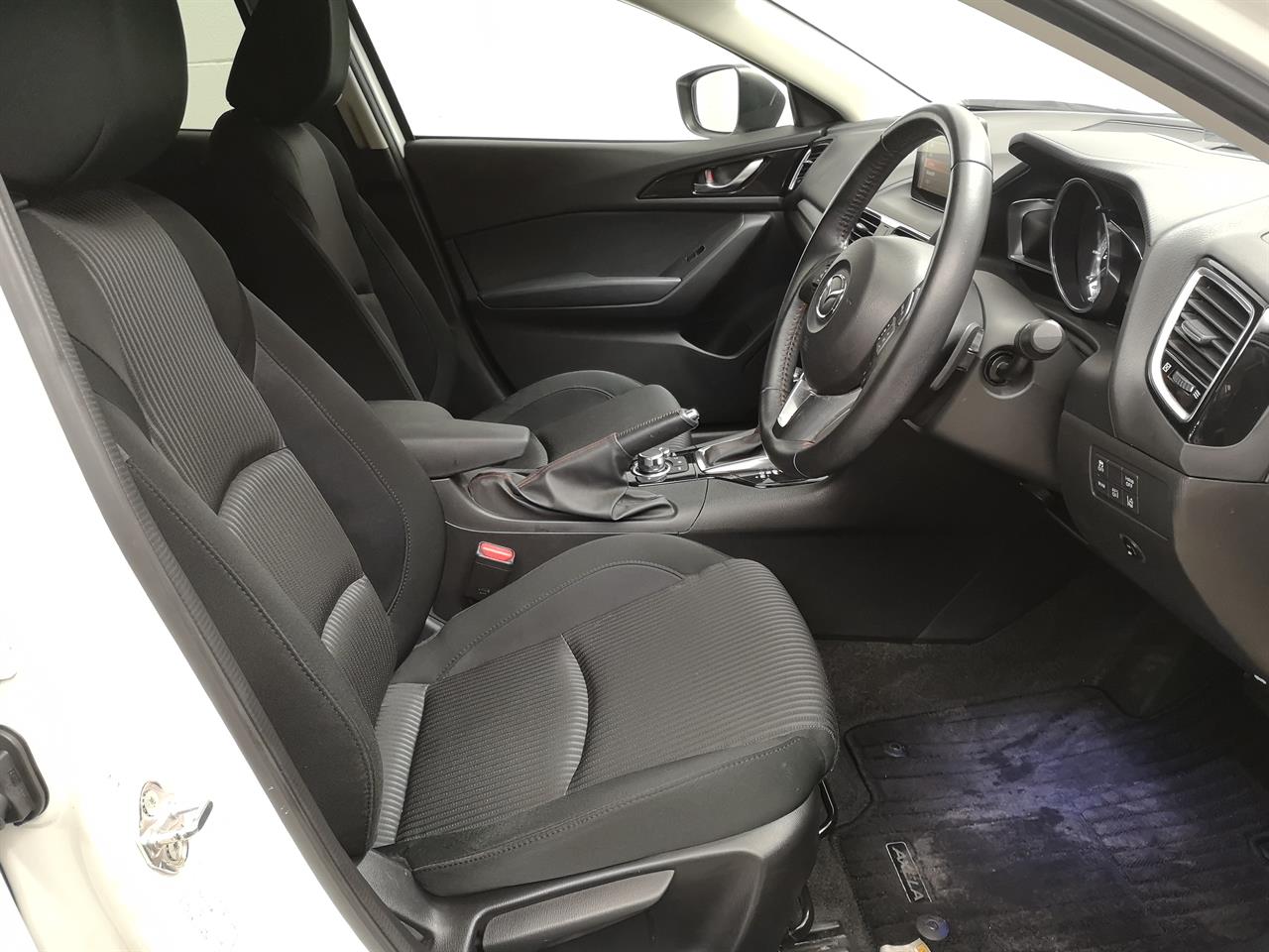2015 Mazda Axela