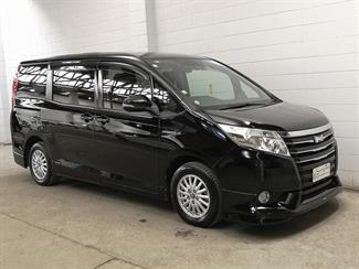 2017 Toyota Noah - Thumbnail