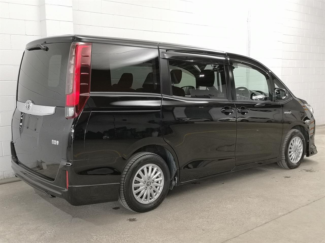 2017 Toyota Noah