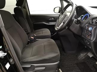 2017 Toyota Noah - Thumbnail