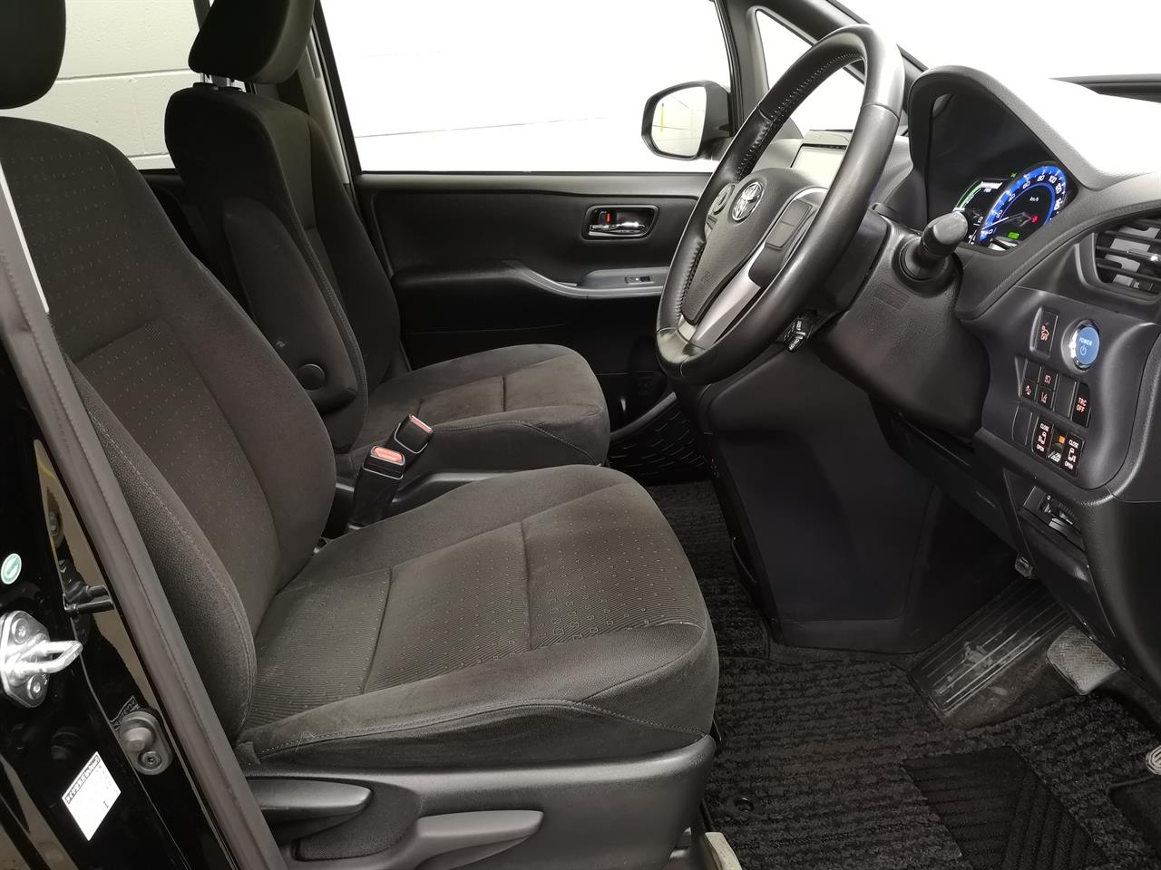 2017 Toyota Noah