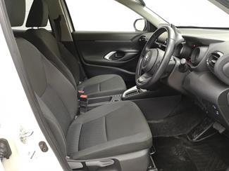 2020 Toyota Yaris - Thumbnail