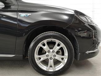 2016 Mitsubishi Outlander - Thumbnail