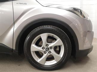 2018 Toyota C-HR - Thumbnail