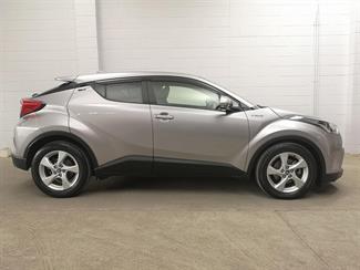 2018 Toyota C-HR - Thumbnail