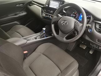 2018 Toyota C-HR - Thumbnail