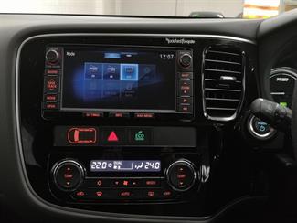 2013 Mitsubishi Outlander - Thumbnail