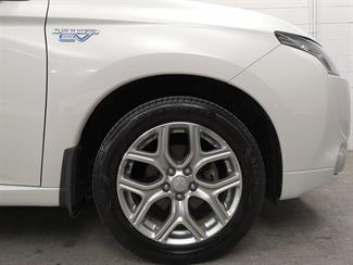 2013 Mitsubishi Outlander - Thumbnail