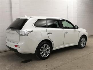 2013 Mitsubishi Outlander - Thumbnail