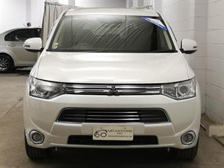 2013 Mitsubishi Outlander - Thumbnail
