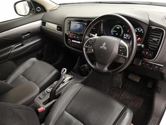 2013 Mitsubishi Outlander - Thumbnail