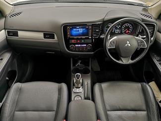 2013 Mitsubishi Outlander - Thumbnail