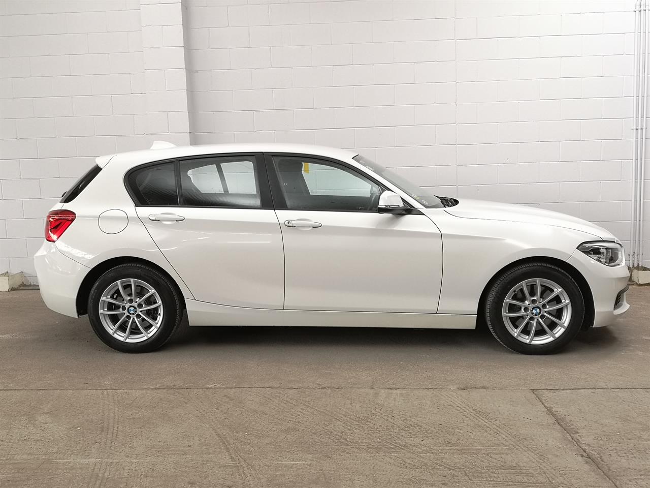 2016 BMW 118I