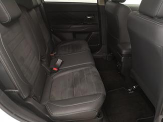 2017 Mitsubishi Outlander - Thumbnail