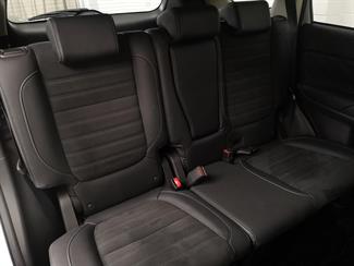 2017 Mitsubishi Outlander - Thumbnail