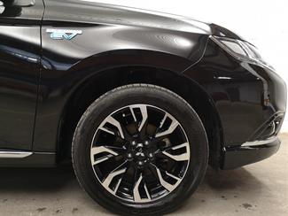 2015 Mitsubishi Outlander - Thumbnail