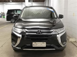 2015 Mitsubishi Outlander - Thumbnail