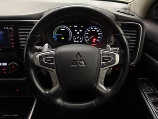 2015 Mitsubishi Outlander - Thumbnail