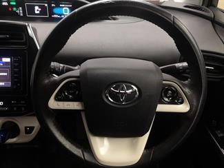 2016 Toyota Prius - Thumbnail