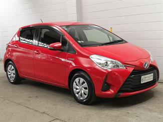 2017 Toyota Vitz - Thumbnail