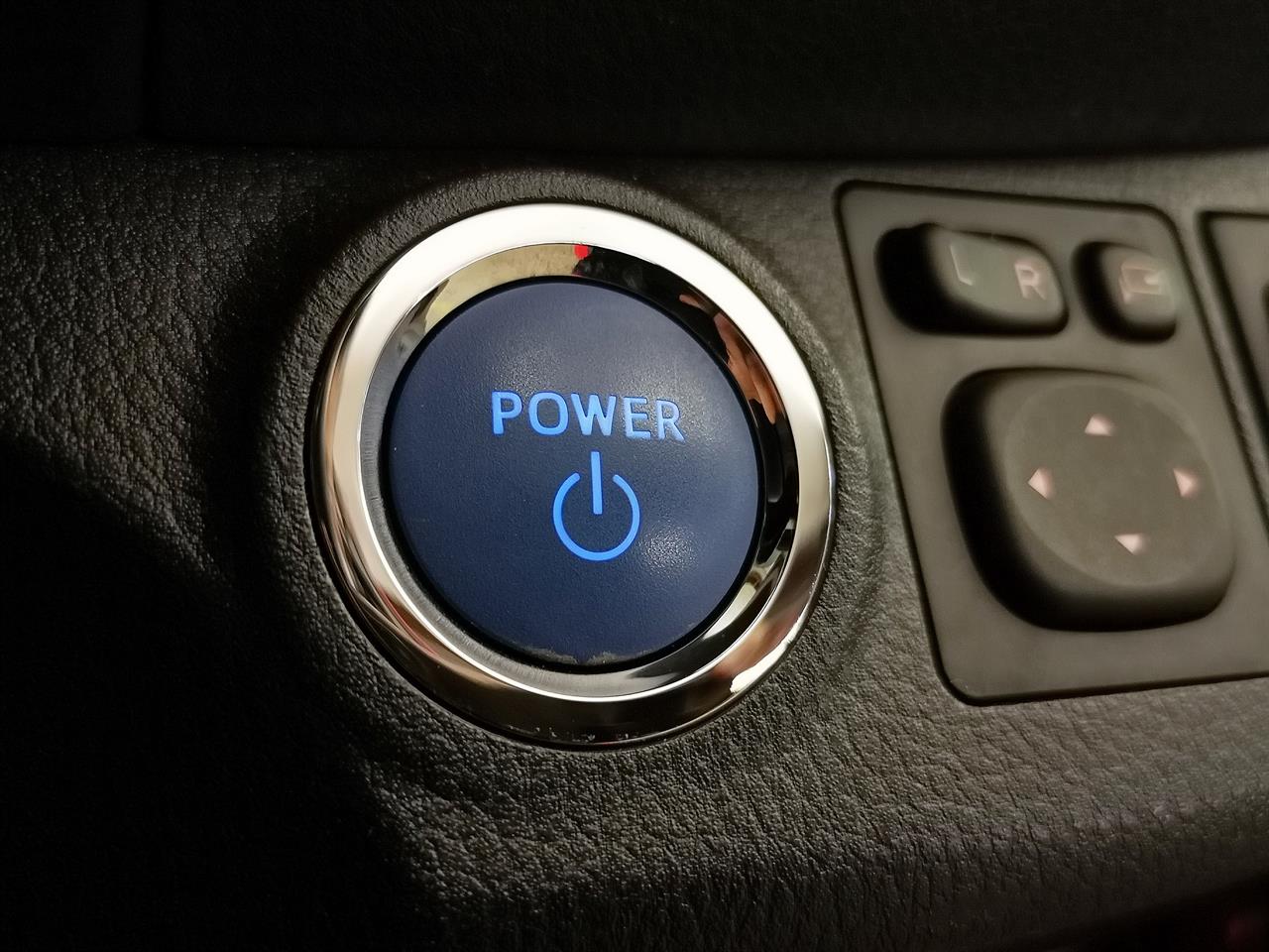 2017 Toyota Vitz