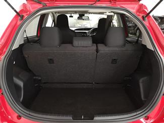 2017 Toyota Vitz - Thumbnail
