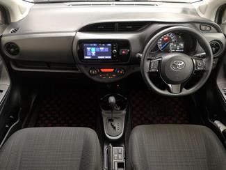 2017 Toyota Vitz - Thumbnail