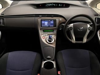 2013 Toyota Prius - Thumbnail