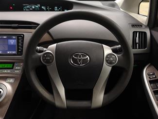 2013 Toyota Prius - Thumbnail