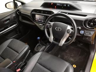 2015 Toyota Aqua - Thumbnail